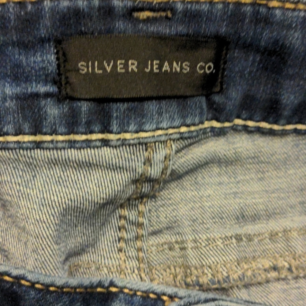 Sz 14 - Silver Jeans Elyse Capri Jeans sz 33 Midrise Distressed Cropped - Picture 3 of 5